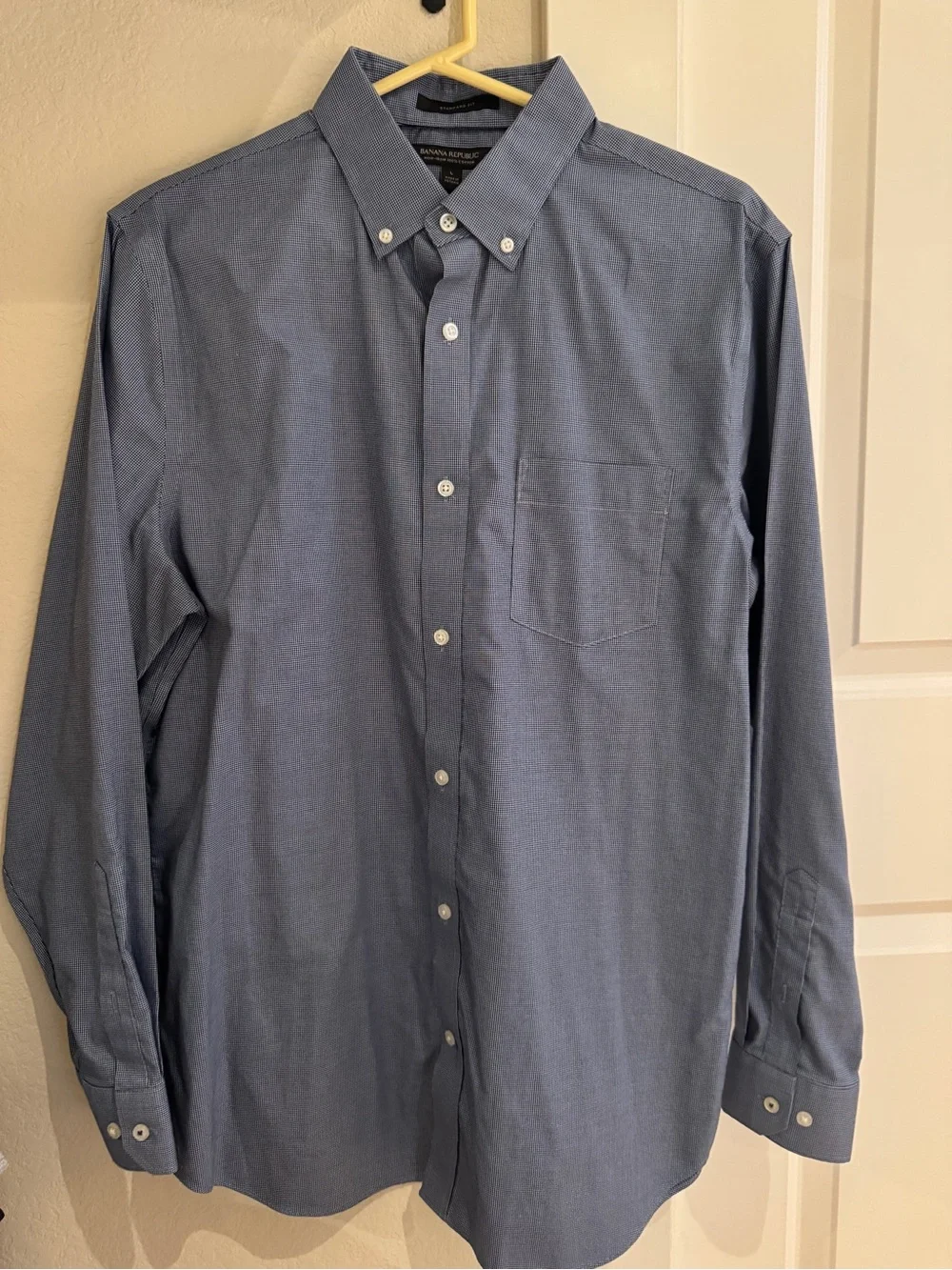 Banana Republic Men’s Blue Button-Down Dress Shirt - Large, Standard Fit